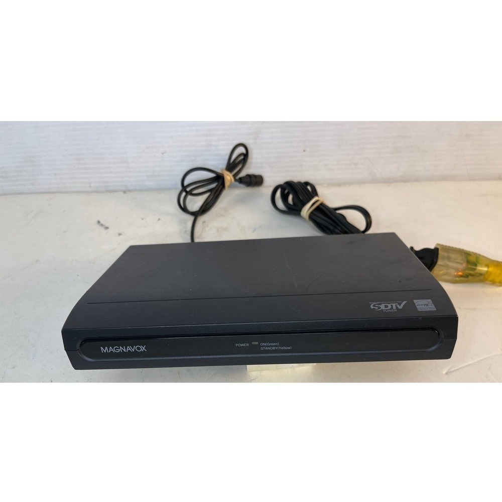 Magnavox DTV Digital to Analog Converter TB100MW9 Black SDTV‎ Tuner w remote